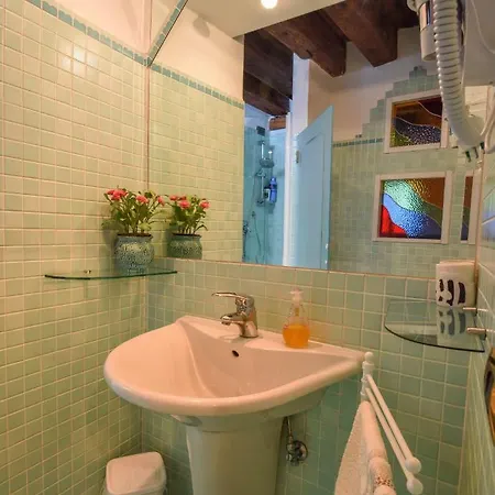 Ai Leoni Apartamento